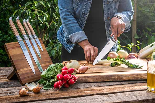 LUXURY LINE MESSENSET 5PCS OLIJFHOUT INCL. MAGNETISCH MESSENBLOK