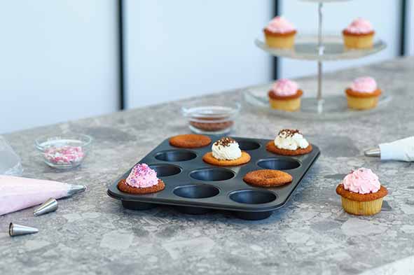 COSY&TRENDY - BAKVORM 12 MUFFINS 25,7X19,7CM VORMPJES D6.5XH2CM